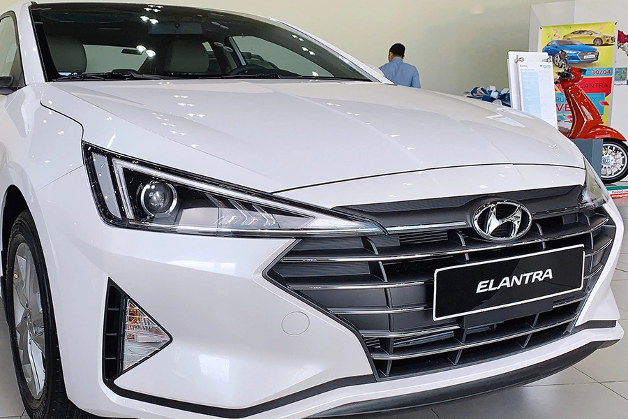Hyundai Elantra 2.0 AT 2019 - Hình 4